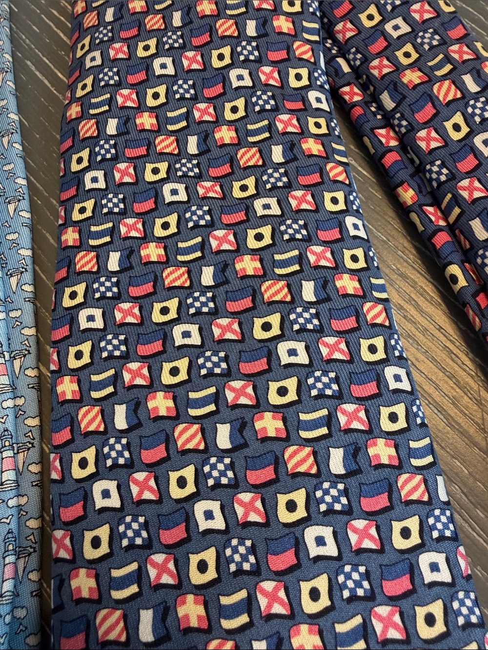 2 Men's Vineyard Vines Nautical Light Blue and Navy Patterned Silk Ties - Picture 3 of 9